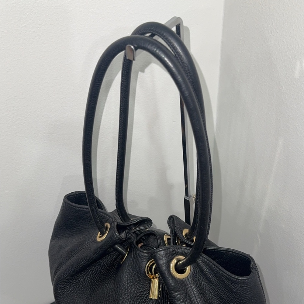 Women’s Handbag Michael Michael Kors
Black Tassel Leather Shoulder Bag AUTHENTIC - Picture 3 of 9